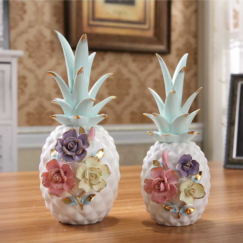 Ceramic pineapple ornament (White trumpet)