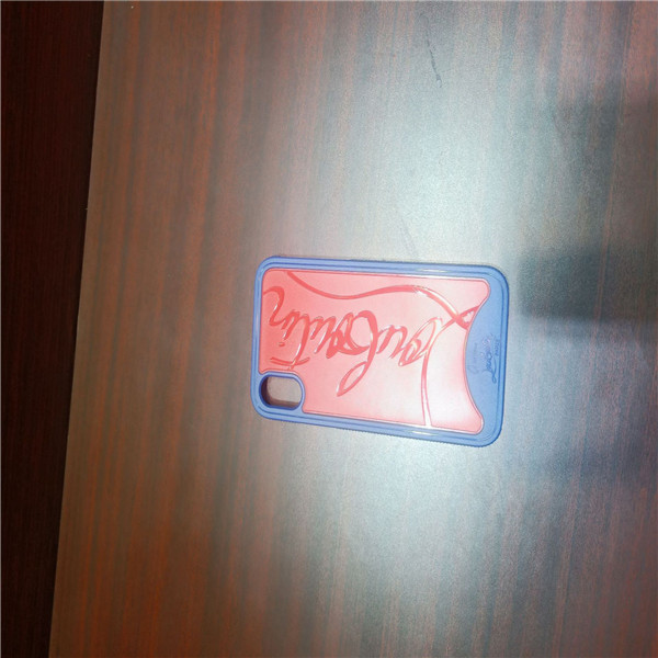 Red bottom rivet phone case - Image 3