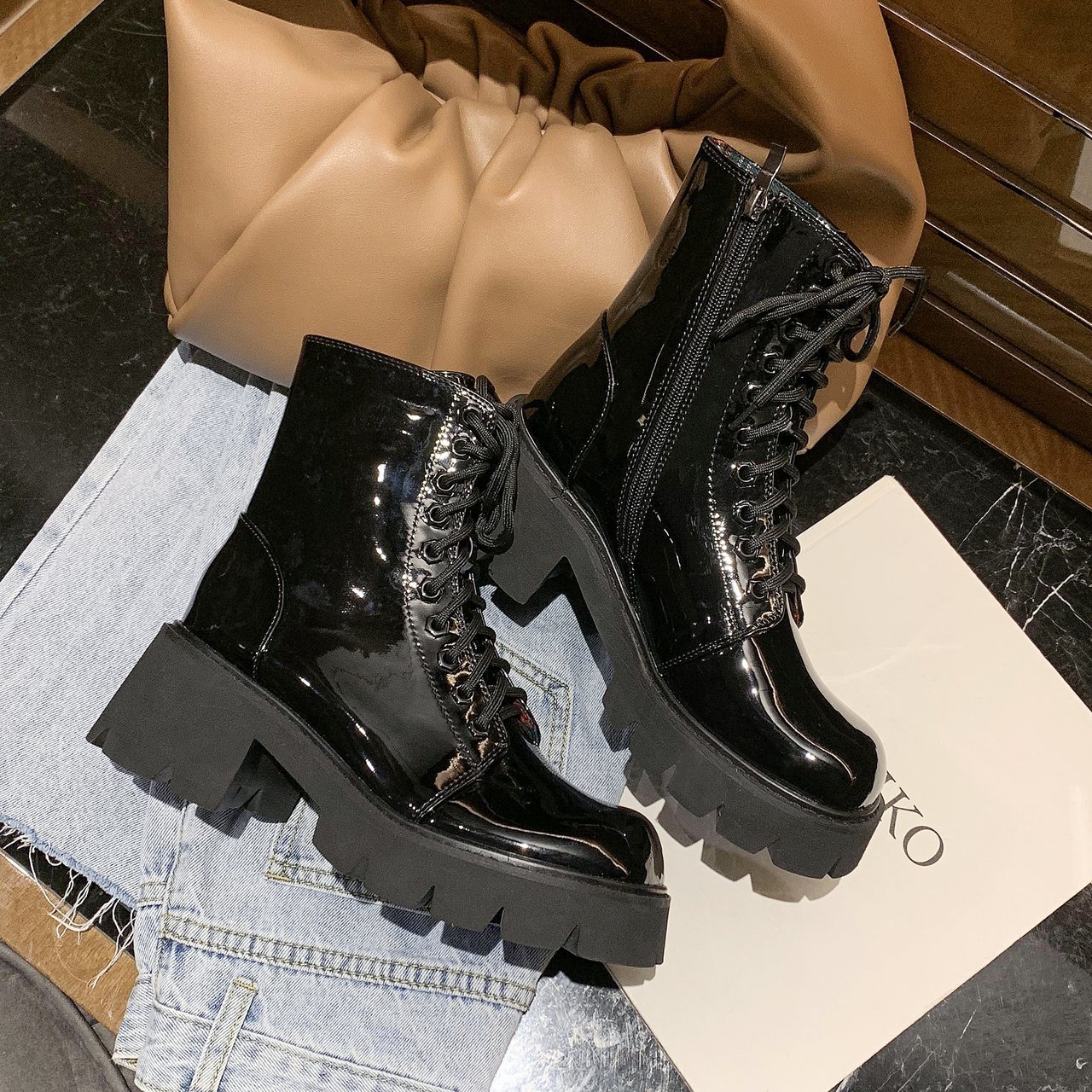 Women's British style thick heel round toe Martin boots