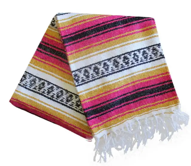 Geometric tassel style blanket Rose Red - Shop at LoveMi