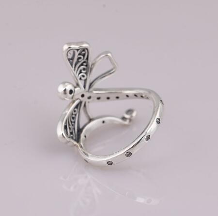 Dreamy dragonfly ring