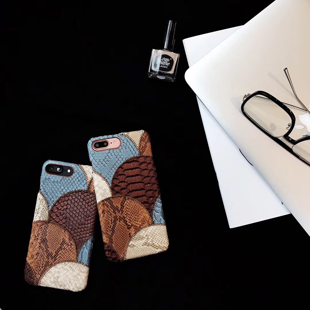 Embroidered color matching phone case - Image 2