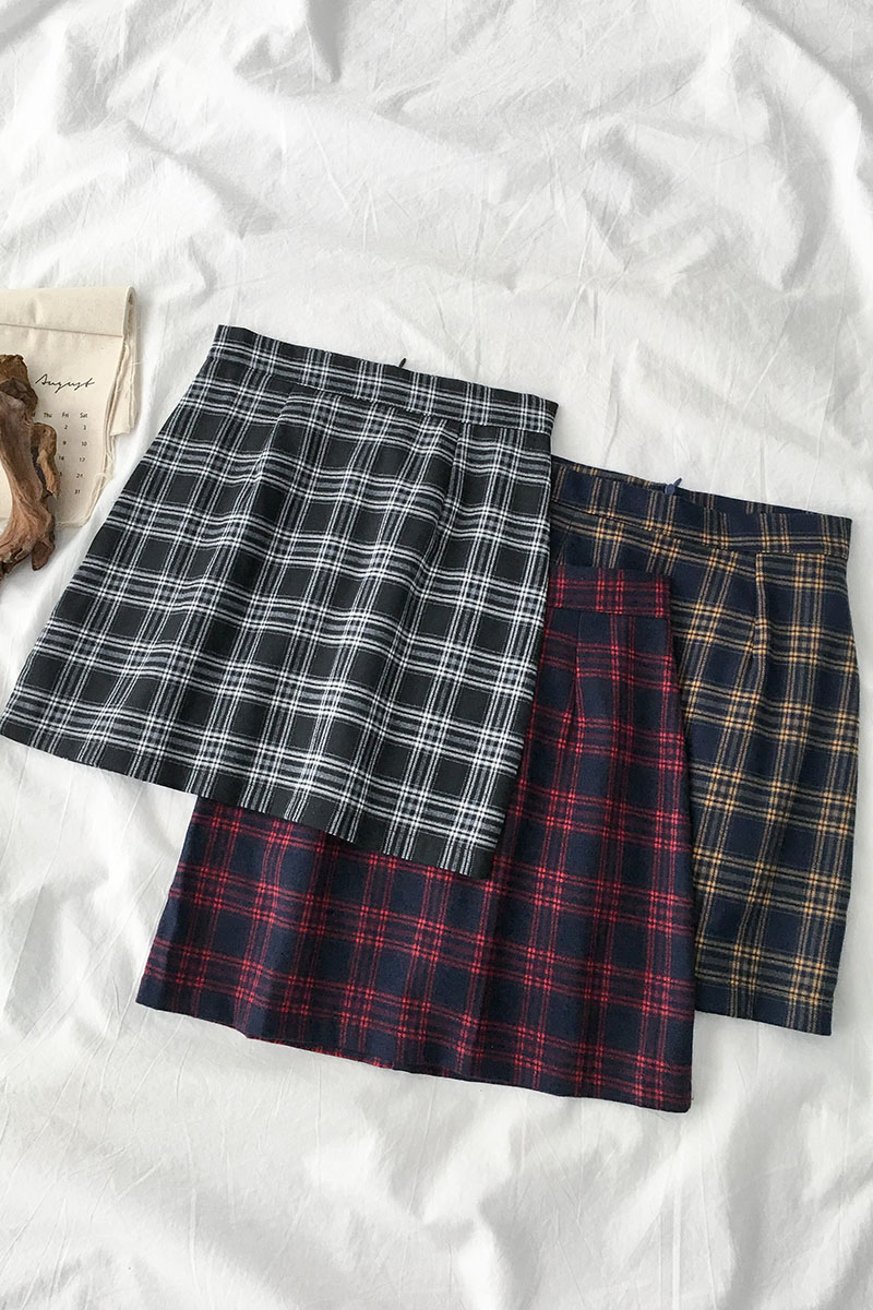 Anti-glare plaid skirt
