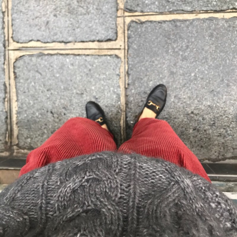 Retro twist knit sweater