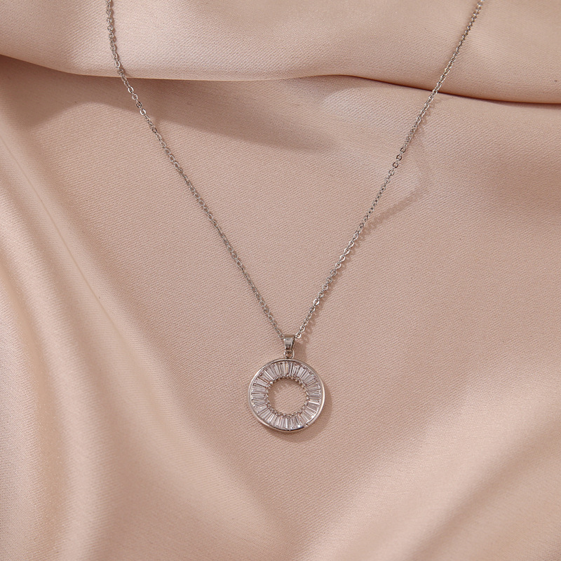 Simple Temperament All-match Micro-inlaid Round Hollow Pendant Necklace