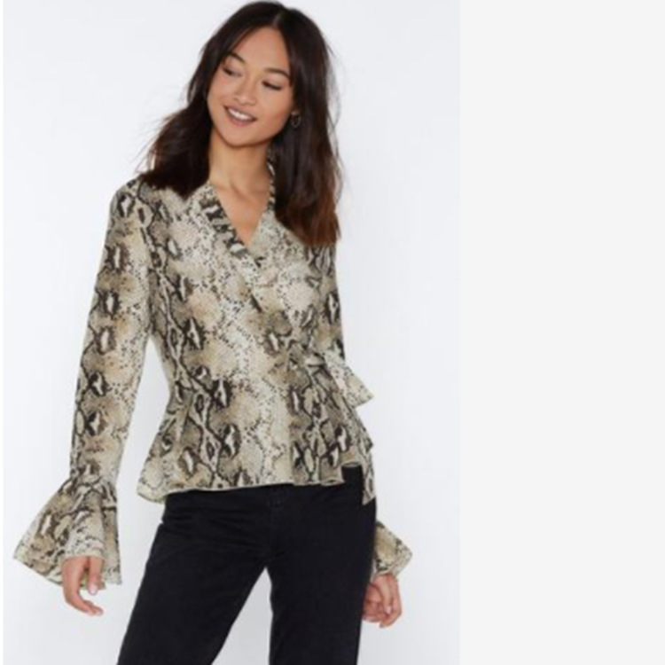Fashion snakeskin lace-up flared sleeve top
