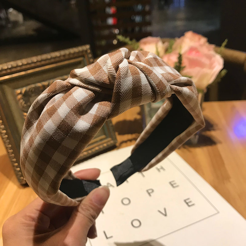 Knotted wide edge fabric cross hairpin Plaid Pink - Shop at LoveMi