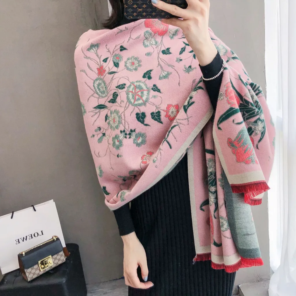 Thick shoulders in air-conditioned rooms - Pink