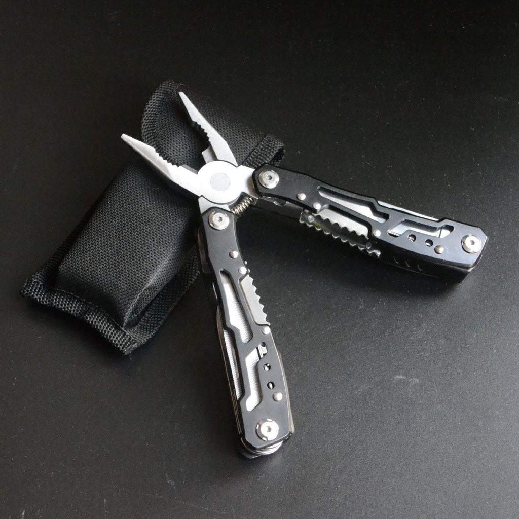 Title 3, Folding multifunctional pliers