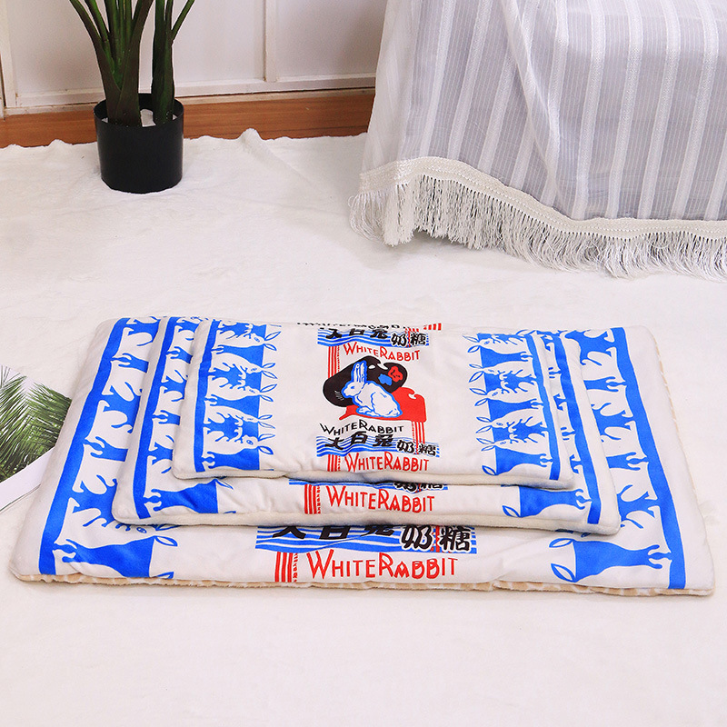 White rabbit mat