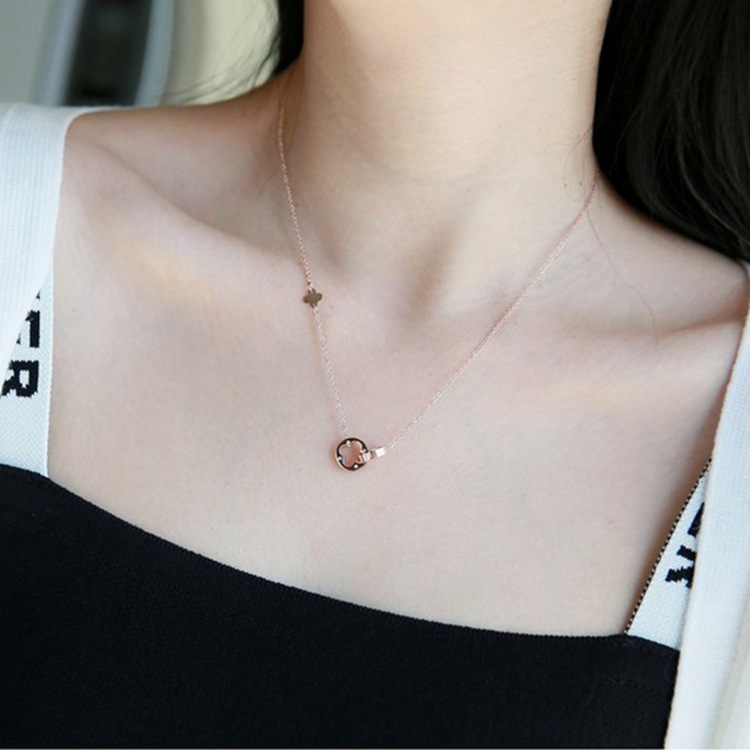 Hollow Flower Necklace Female Clavicle Chain