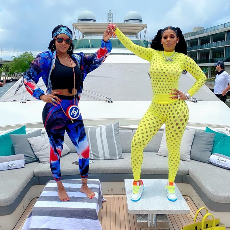 Winter hole high-neck tight-fitting buttocks suit