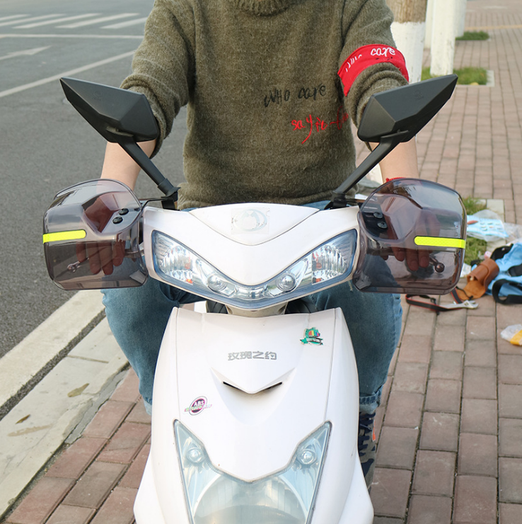 Windproof And Rainproof Windshield For Electric Scooter — view 3