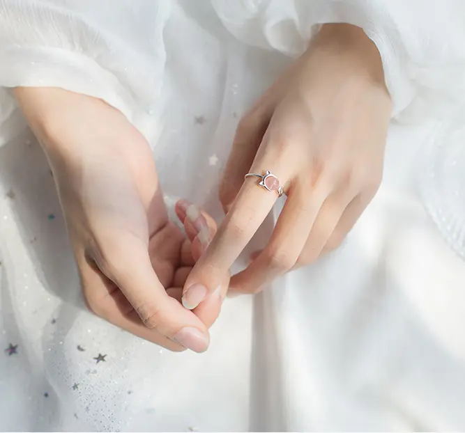 S925 silver kitten ring female Japanese style simple cat sweet strawberry crystal index finger ring