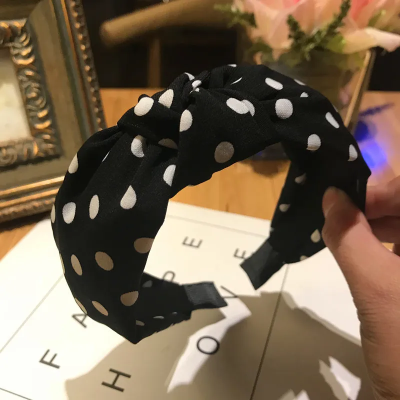 Knotted wide-edge fabric cross hairpin - Polka Dot Black