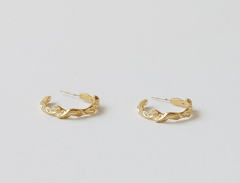 Small design sense irregular bump earrings