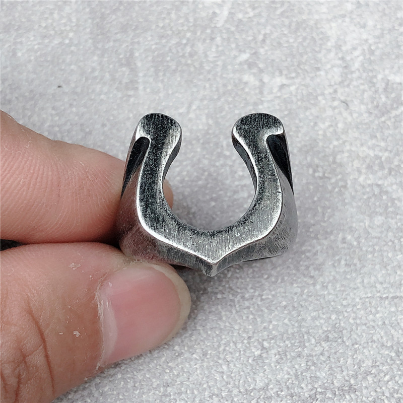 Retro horseshoe titanium steel ring