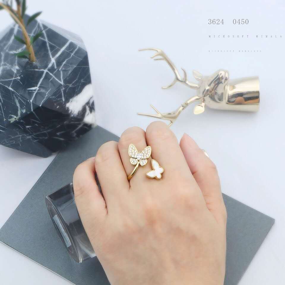 Fashion Personality Net Red Same Butterfly Diamond Ring Small Design Simple Girl Finger Ring Gold Wind