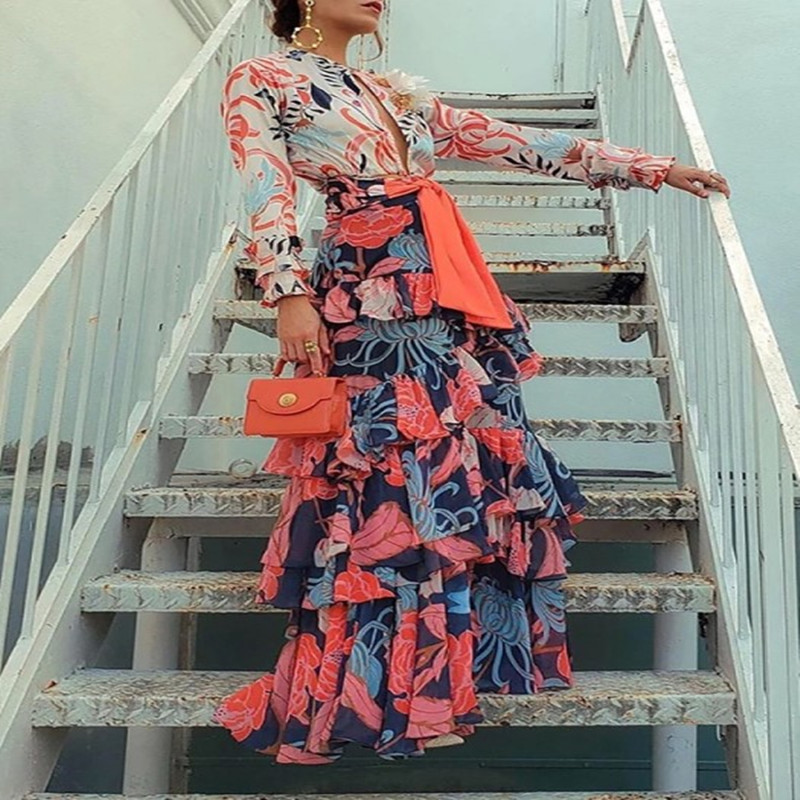 V-neck pullover print dress