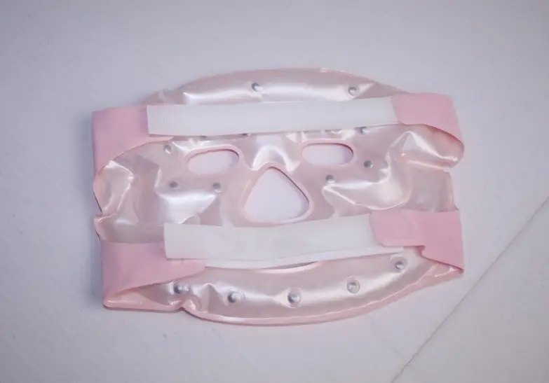 Beauty moisturizing whitening face mask ion light