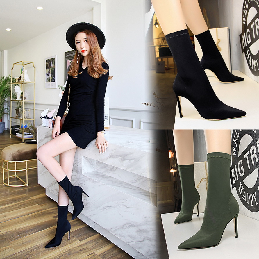 Pointed thick heeled Martin boots