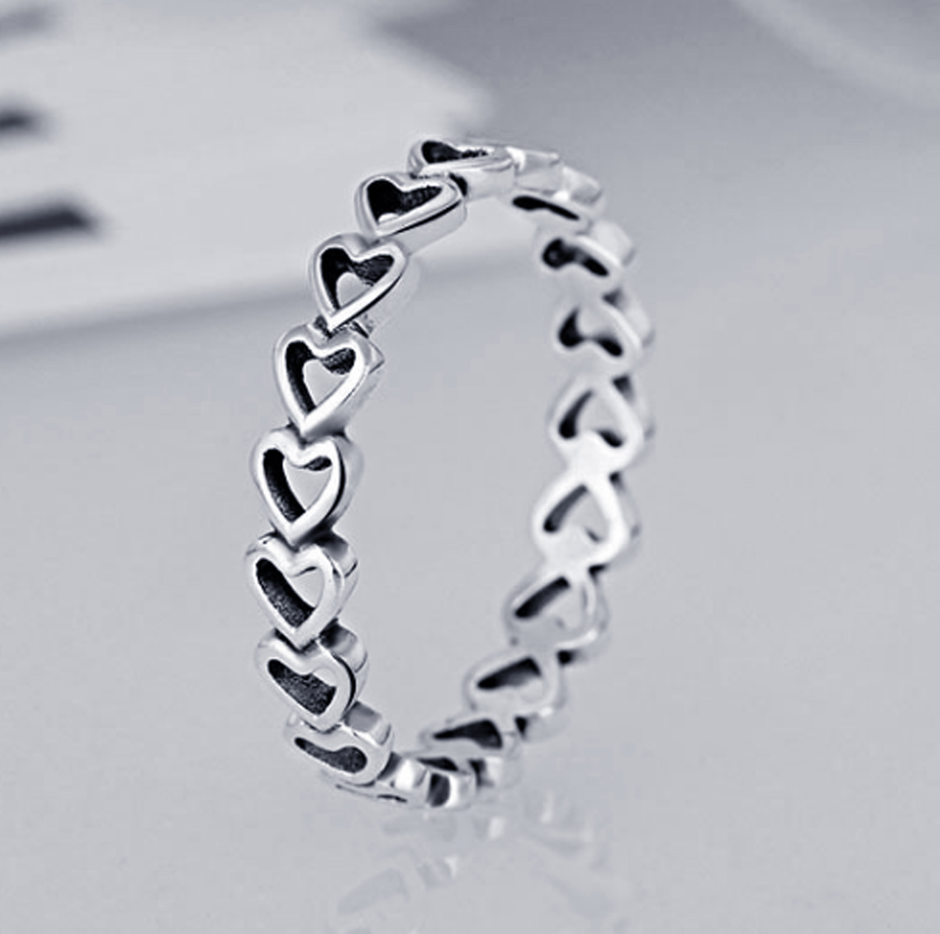 Pure color peach heart combination hollow ring