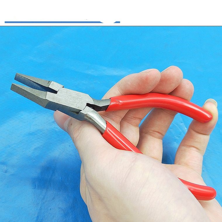 Flat pliers