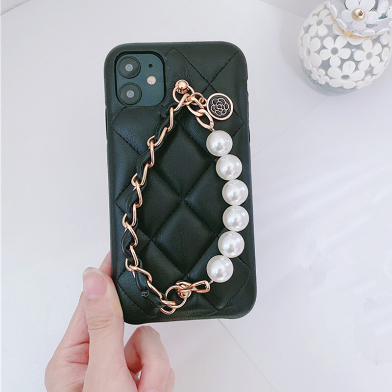 Pearl bracelet phone case - Image 2