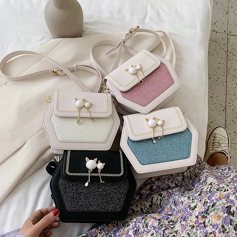 Trendy Korean style wild one-shoulder messenger