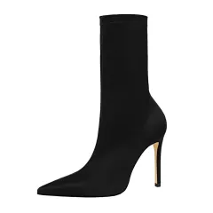 Pointed thick heeled Martin boots - Black - View 1