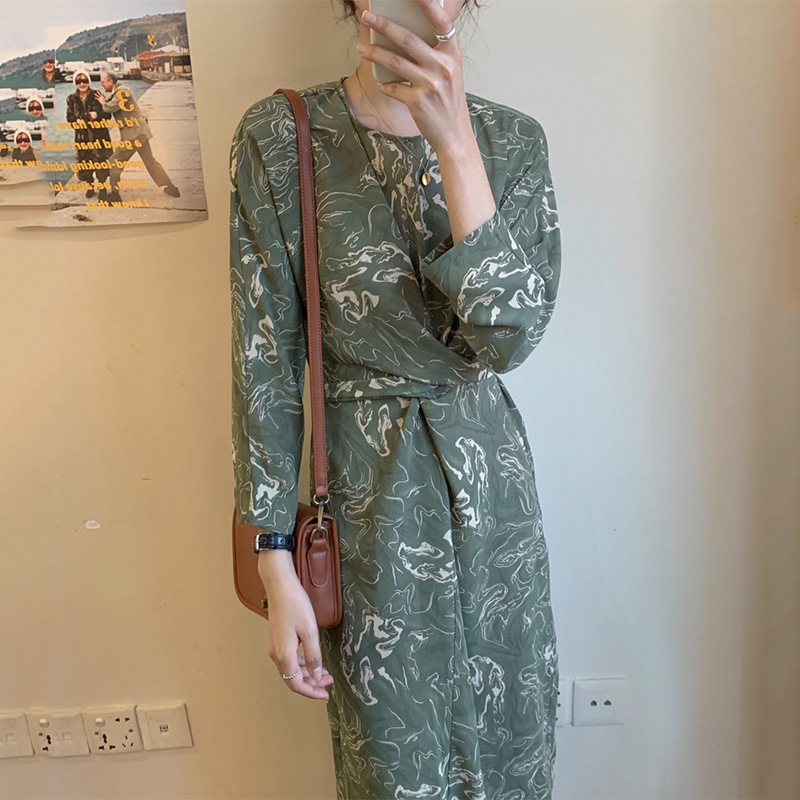 Cross Dress With Round Neck And Long Sleeves