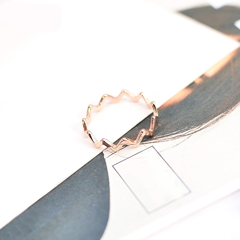 Japanese and Korean simple wave ring