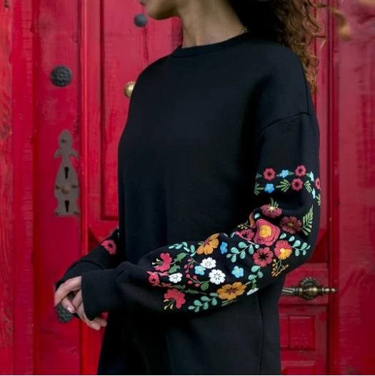 Round neck embroidered women's long sleeve dress