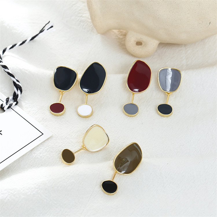 Water drop contrast earrings