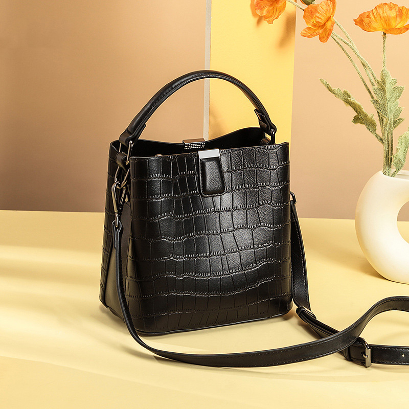 All-match shoulder messenger bag