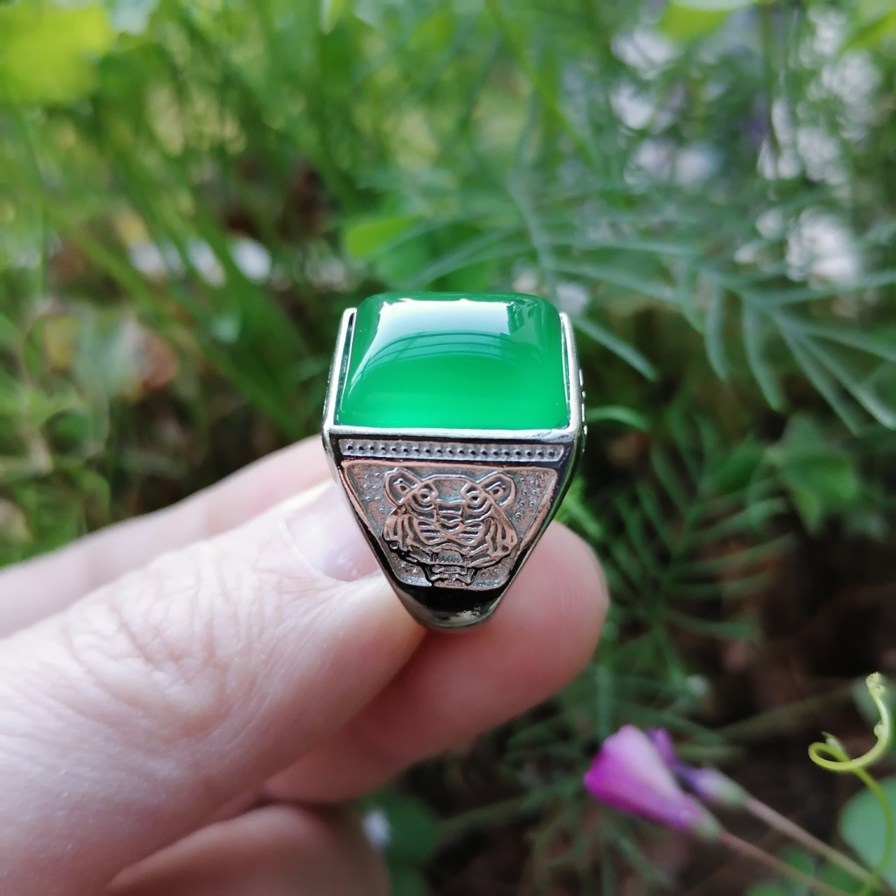 Emperor Green Ice Chalcedony Tiger Head Ring Ring