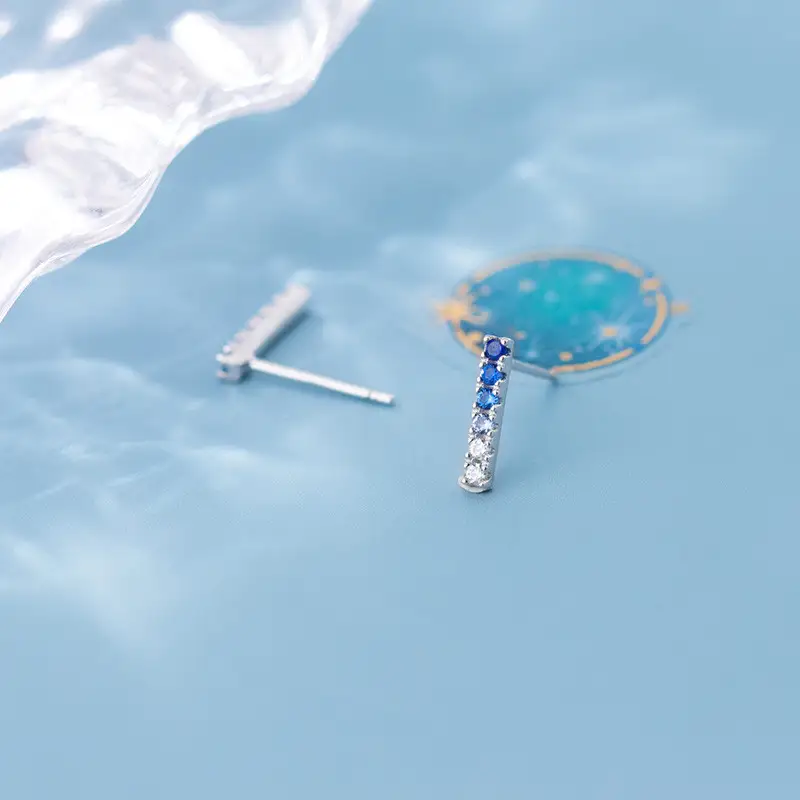 Stud earrings gradient blue diamond earrings