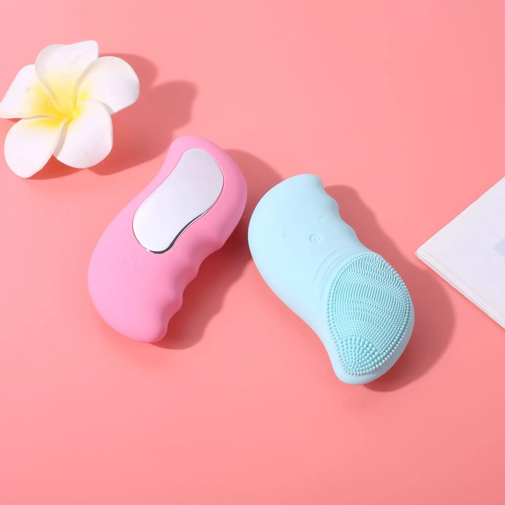 Electric silicone cleansing instrument