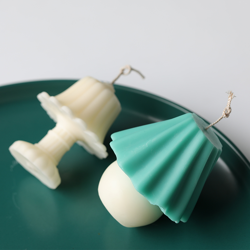 زينة شموع منزلية بسيطة وعصرية