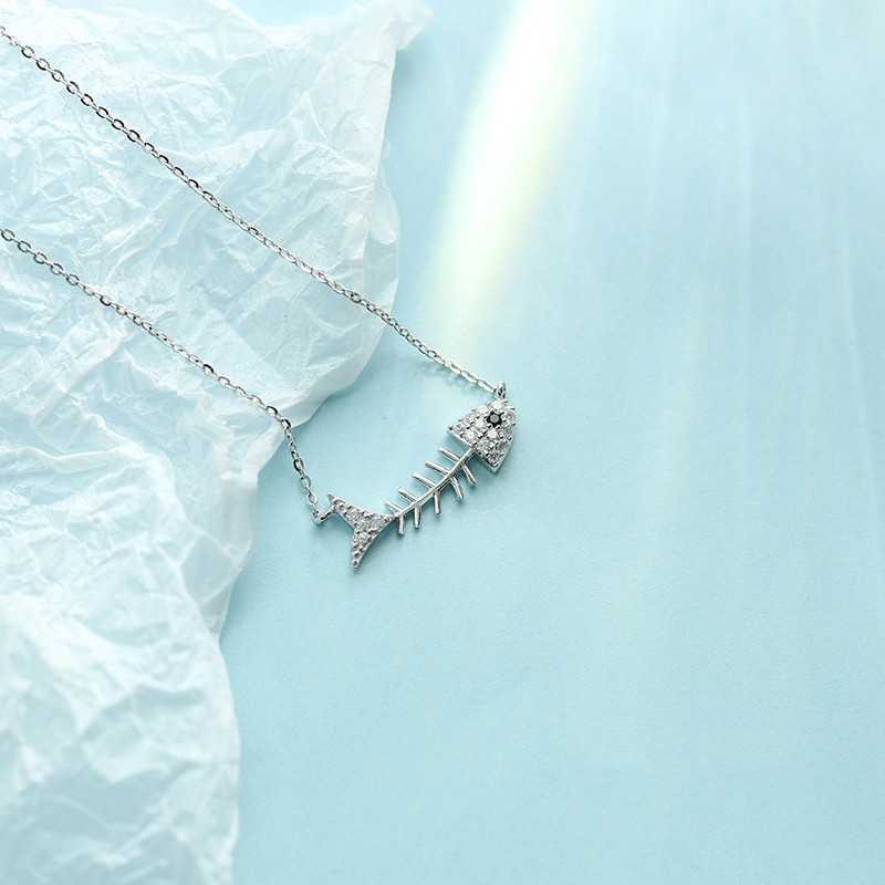 Diamond Fishbone Lock Necklace
