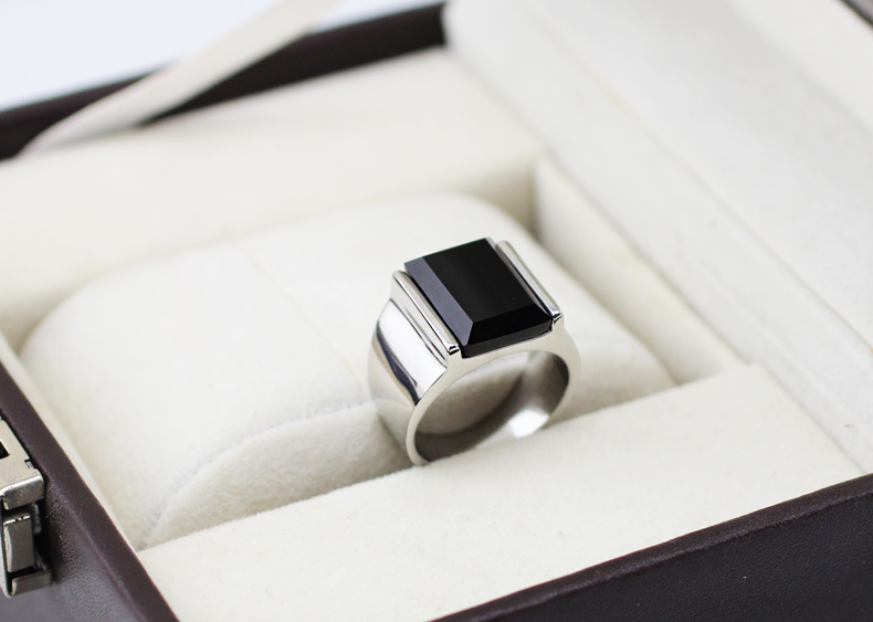 European And American Retro Obsidian Ring