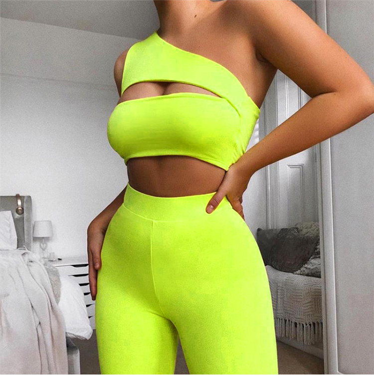 One-shouldered navel t-shirt