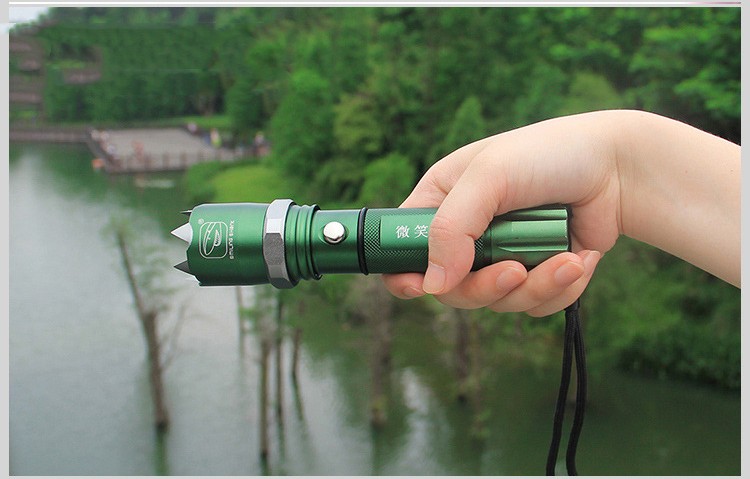 Aluminum Alloy Rechargeable Focusing LED Flashlight — foto 3