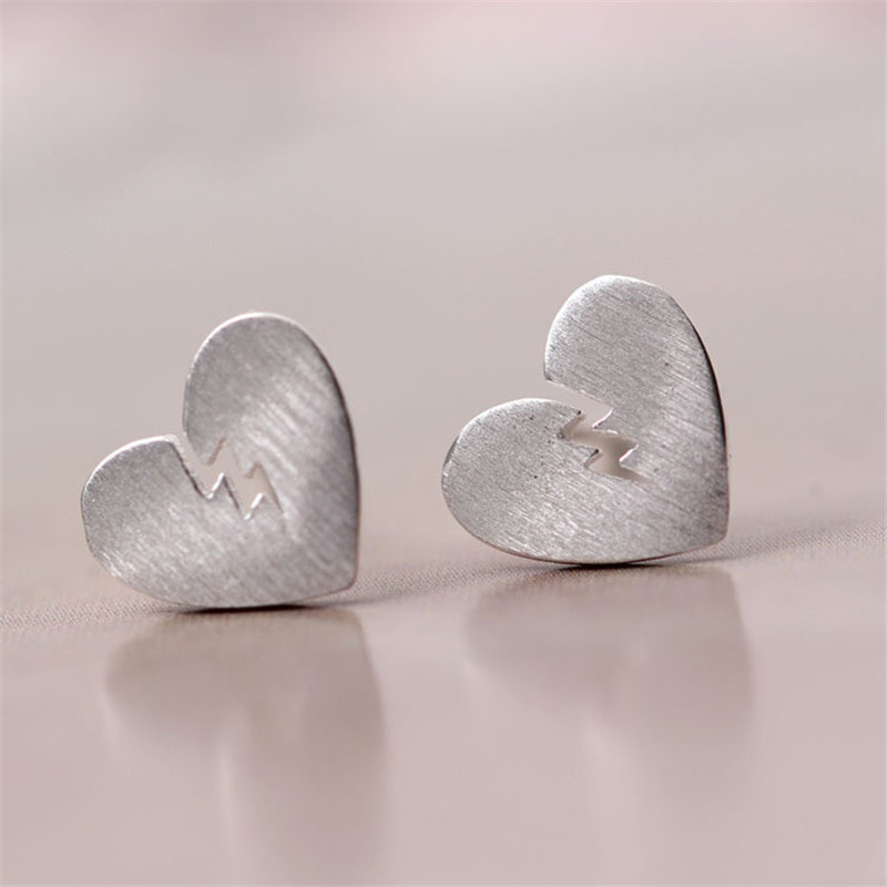 Fashion brushed heartbreak stud earrings