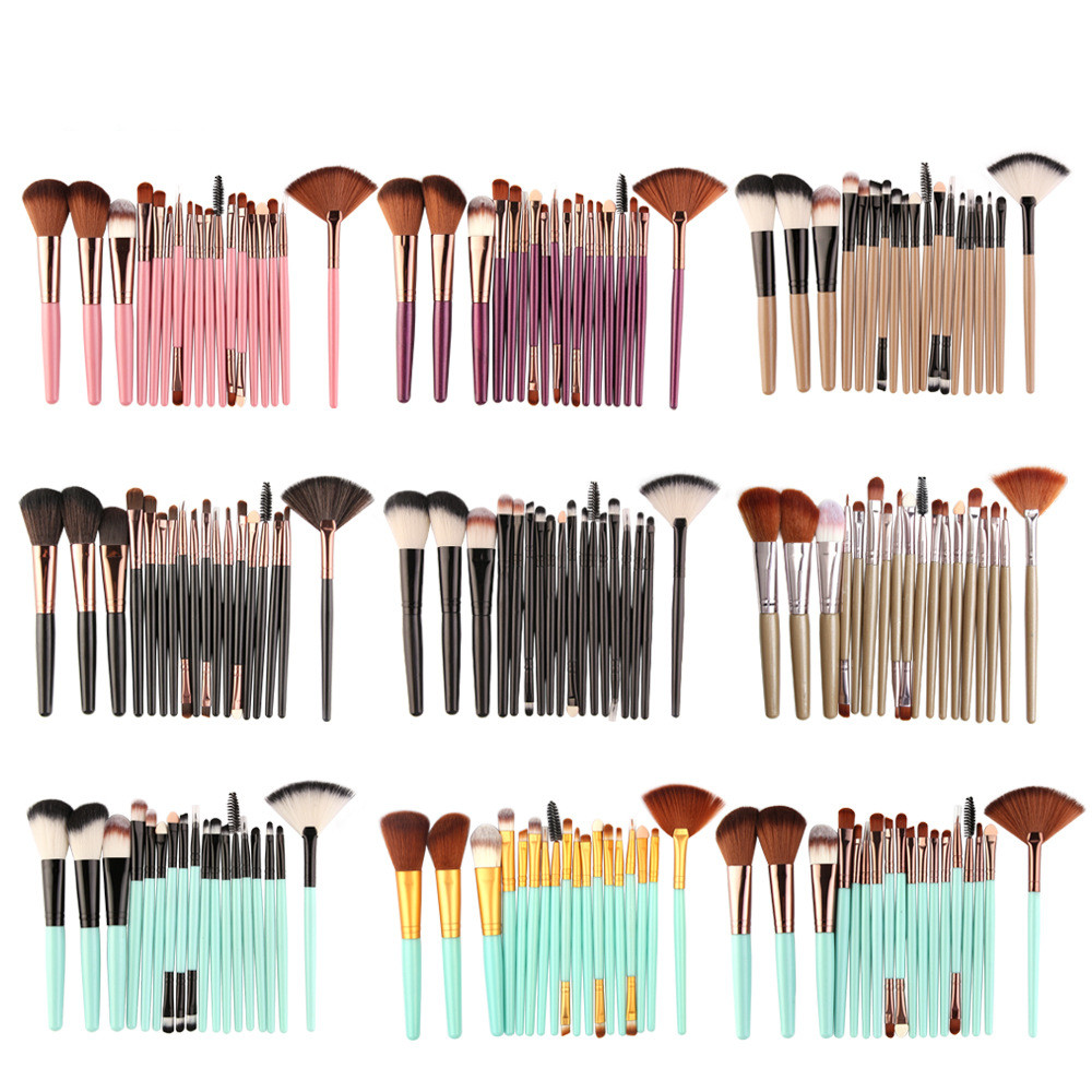 Pennelli per occhi, blush, spazzola e ventaglio per un set di pennelli da trucco a tema
