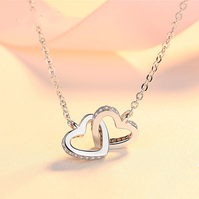 White gold heart-shaped interlocking necklace