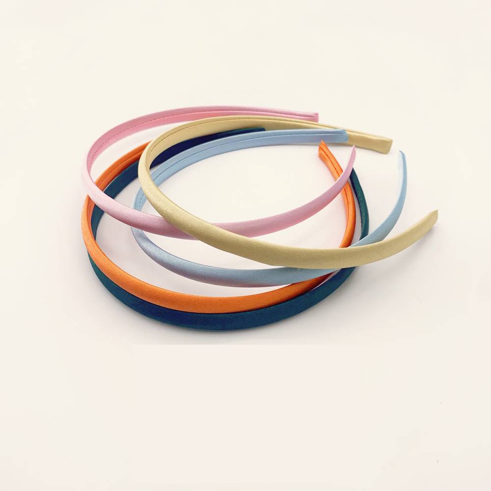 Small and fragrant spring purple hair band