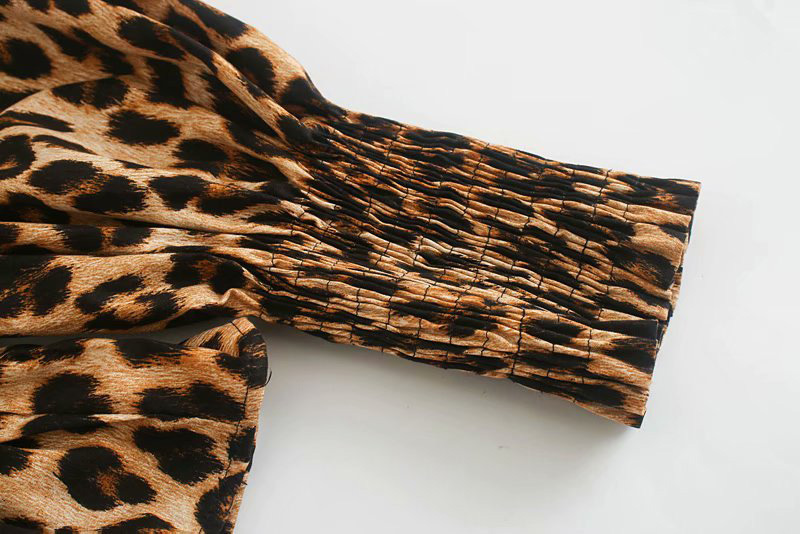 Leopard print stretch shirt