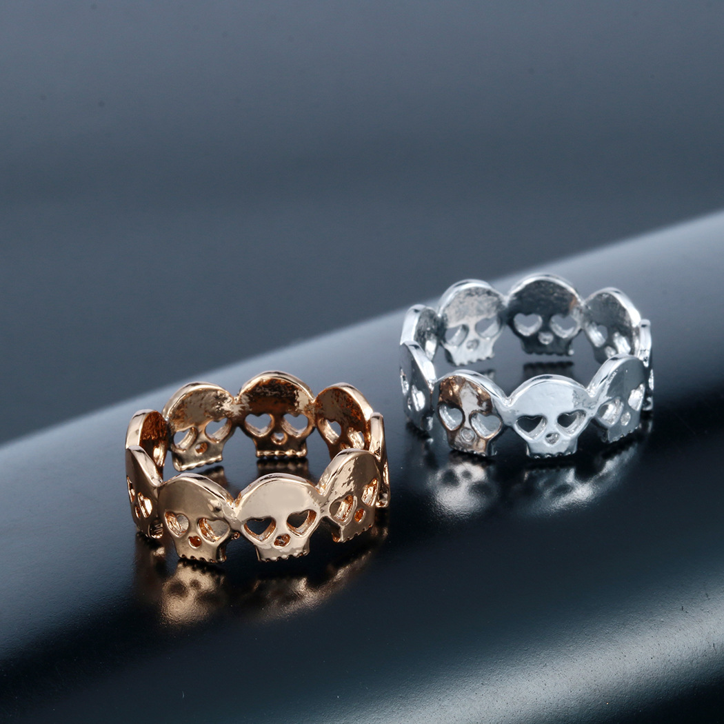 Skull ring