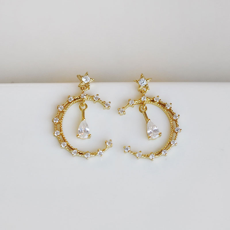 Lace moon earrings with diamonds